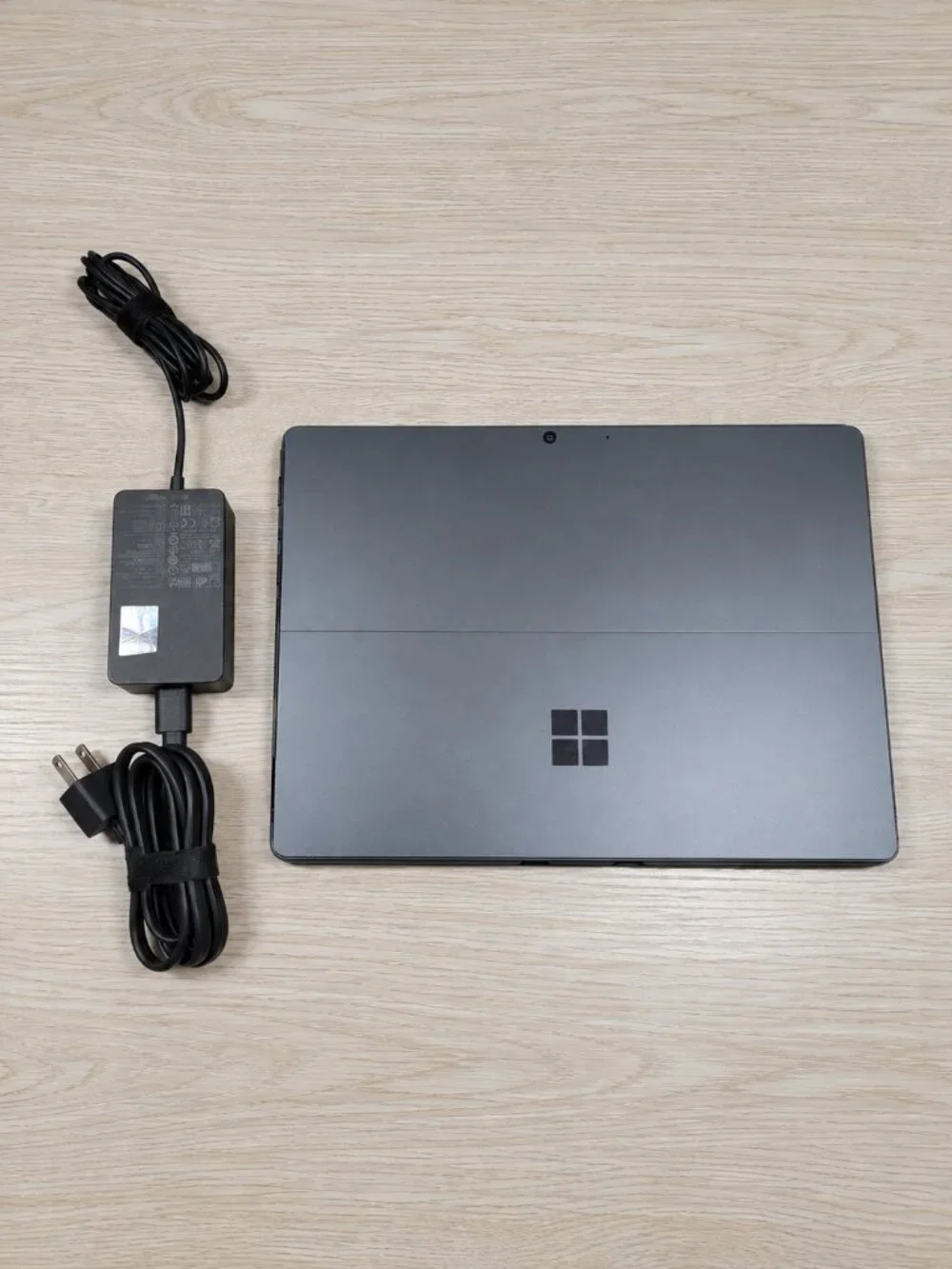 Microsoft Surface Pro 8 i7-1185G7 16GB 256GB SSD Touchscreen - DISPLAY DAMAGE